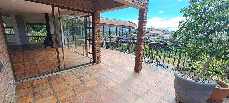 5 Bedroom Property for Sale in Stilbaai Wes Western Cape